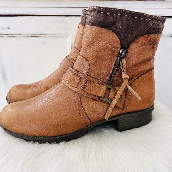 Clarks Brown Leather Riddle Avant Buckled Side Zip Ankle Boots Booties - Size 9M - Picture 1 of 7